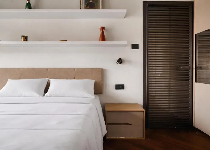 Hostmate - - Burlamacchi Grand