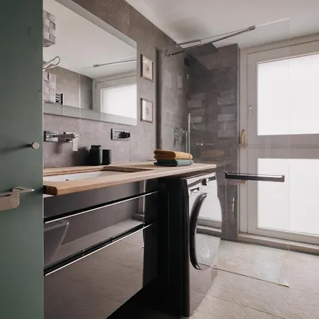 Διαμέρισμα Hostmate - - Burlamacchi Grand